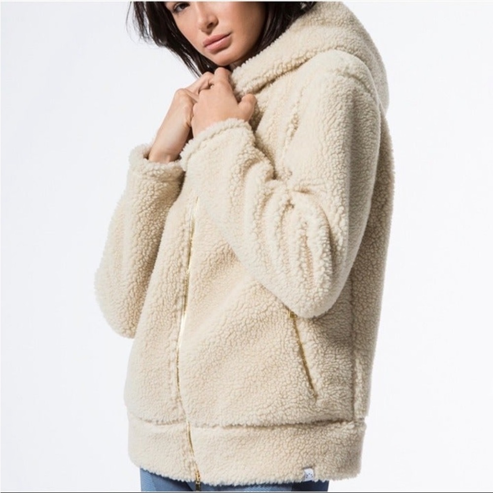 Varley Victory Fleece Sherpa Teddy XSmall Jacket Oversized Zip Cream Coat